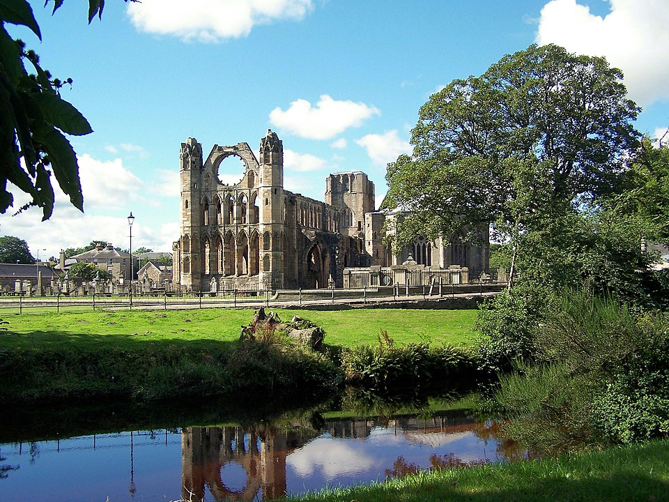 File:Elgin cathedral 2.jpg